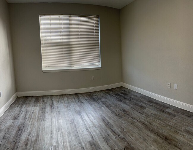 Building Photo - Move-In Deals Up to $2,000 + Utility Connection Fee Waived—Don’t Miss Out