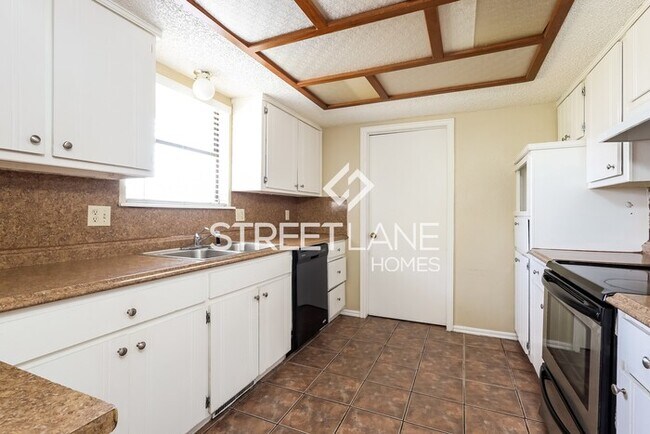 Foto del edificio - Spacious 3 Bedroom, Two Bath Home Oklahoma...