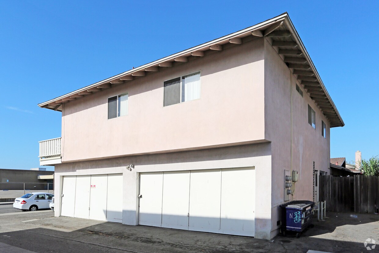 Building Photo - 16582 Sabot Ln