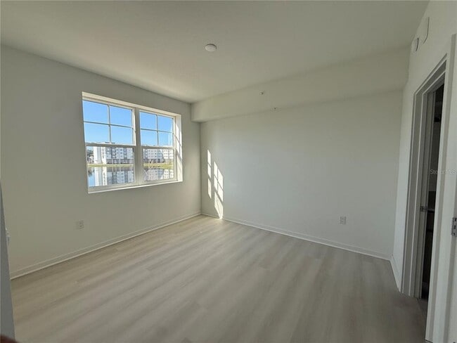 Foto del edificio - 5579 Millennia Park Dr