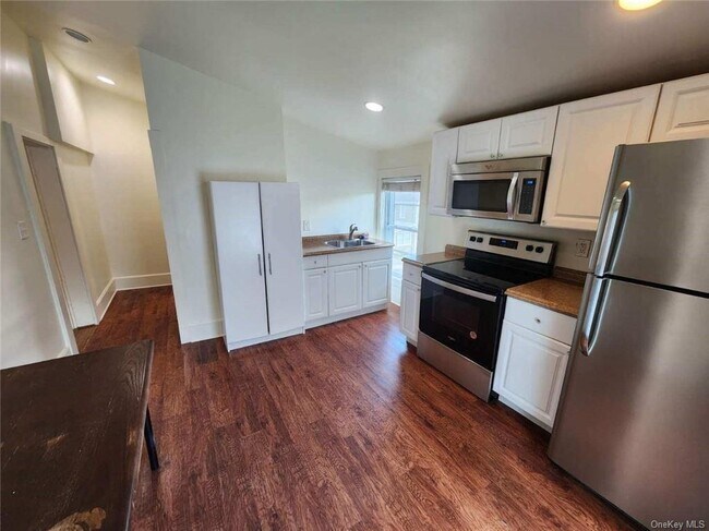 Building Photo - 67 Ulster Ave