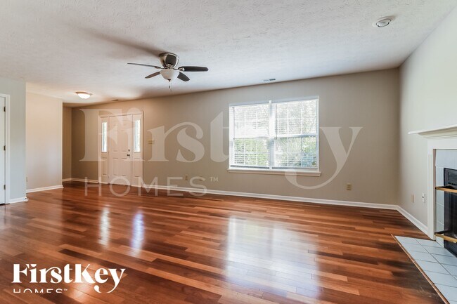 Foto del edificio - 1562 Winding Creek Trail