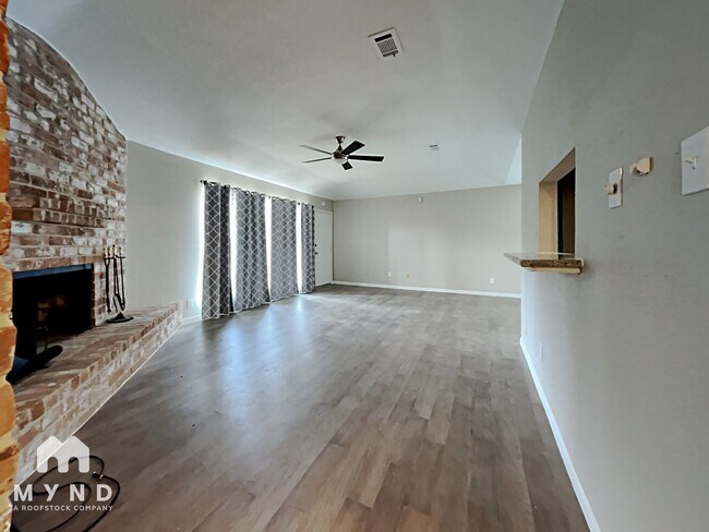 Foto del edificio - 15803 Mill Point Dr