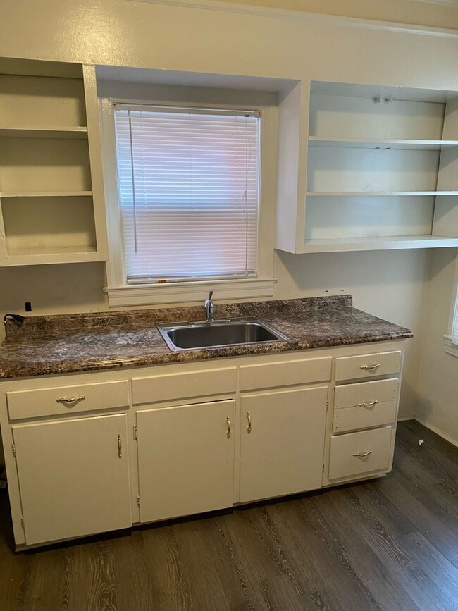 Building Photo - 627 W Philadelphia St