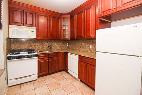 Foto del edificio - 8352 Talbot St
