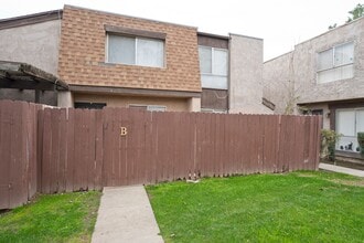 Building Photo - 6001 Almendra Ave