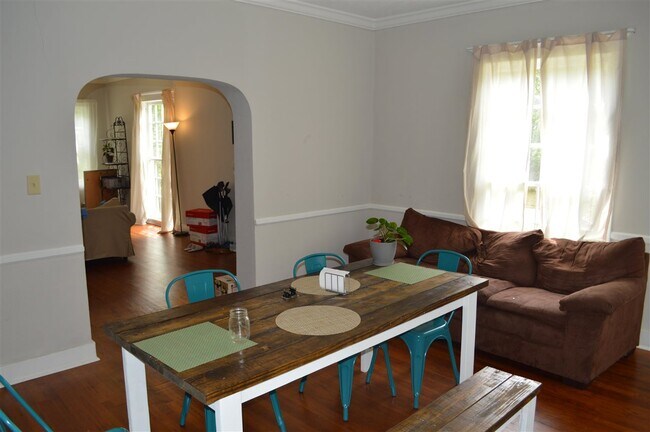 Foto del edificio - 4078 Pine Hill Dr