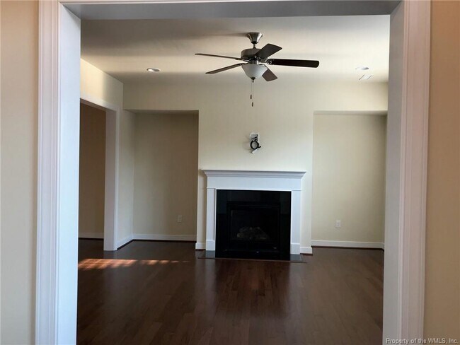 Building Photo - 4211 Greenview Alley