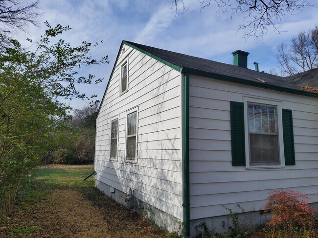 Foto del edificio - 807 Maria St