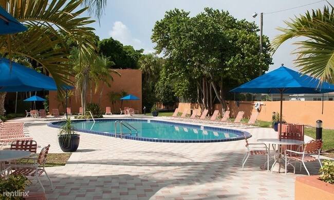 Foto del edificio - 2375 NE 173rd St