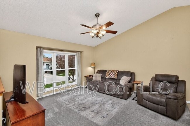 Building Photo - 260 Windfield Pkwy