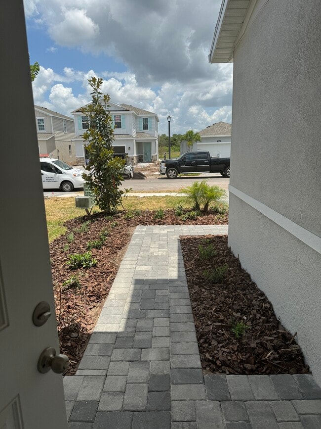 Building Photo - 14051 Crimson Ave