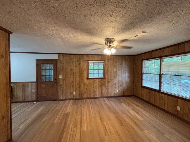 Foto del edificio - 4758 Rockmart Rd SE