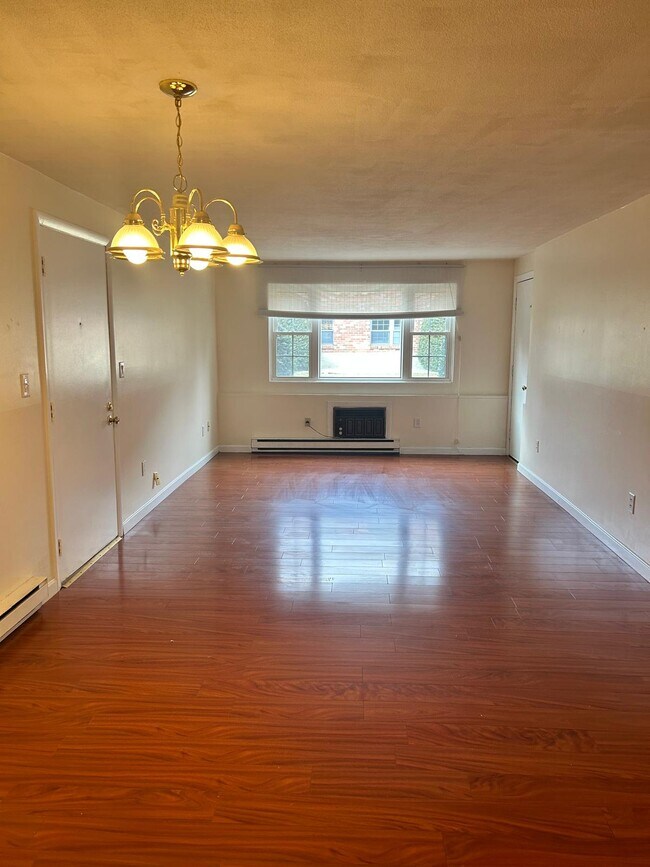 Foto del edificio - 16A Mayberry Dr