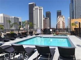 Foto del edificio - 312 W 5th St