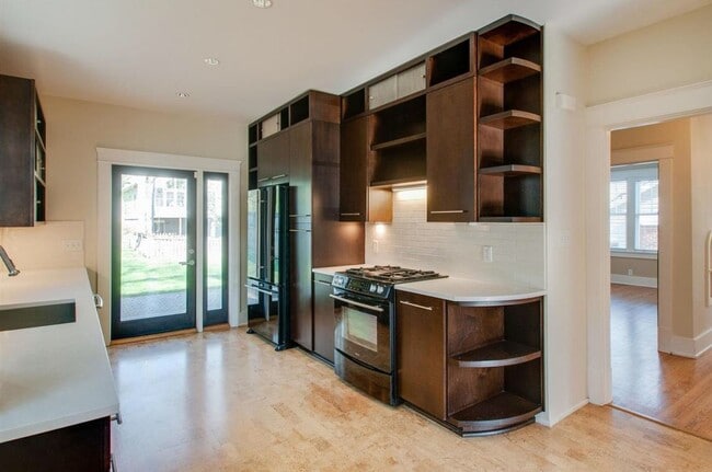 Building Photo - Classic 1920's home in Belmont Terrace - A...