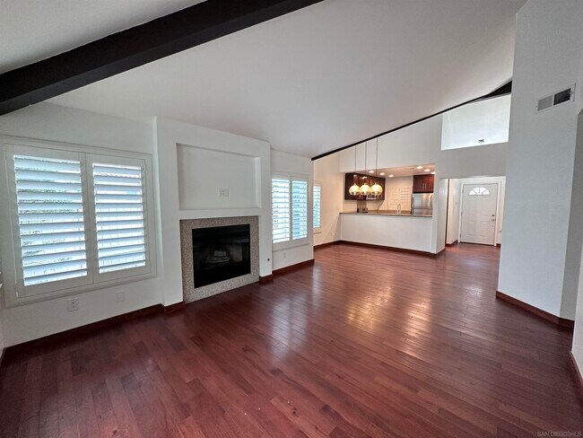 Foto del edificio - 700 Edgewater Dr