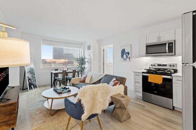 Building Photo - 810 Pacific Ave