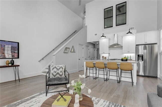Foto del edificio - 528 Bismark Rd NE