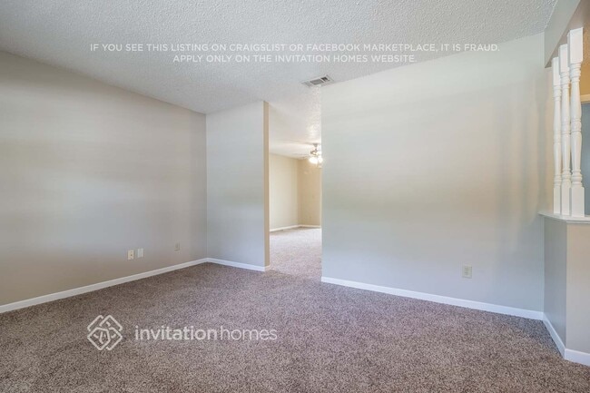 Building Photo - 409 S Hawthorn Cir