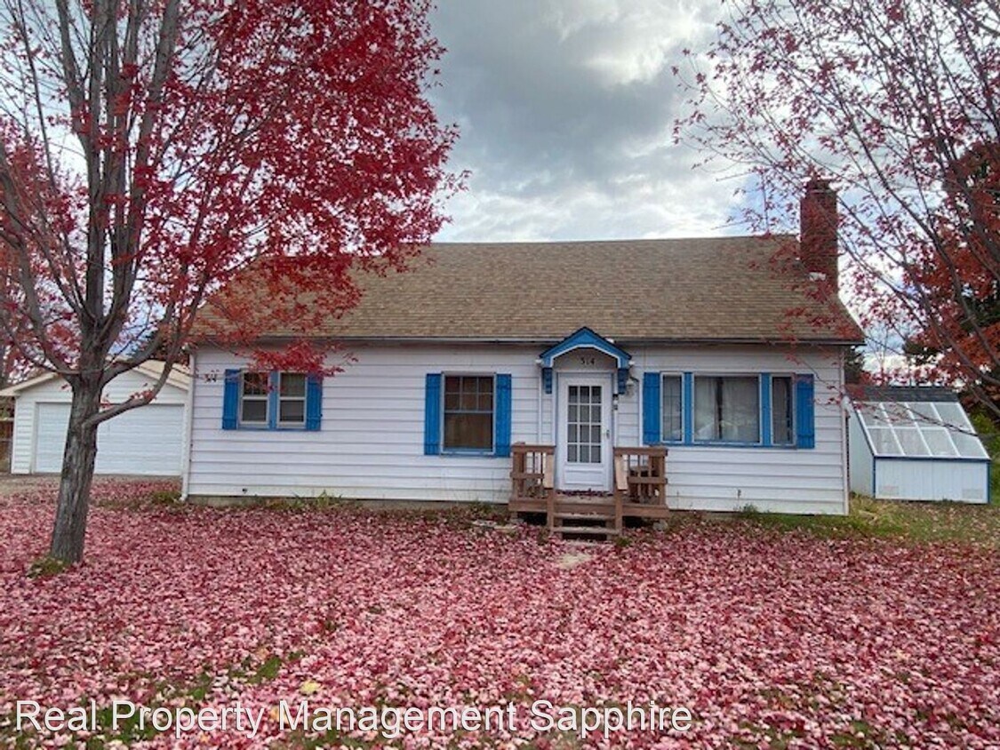 2 br, 1.5 bath House 314 Cooper Lane House Rental in Hamilton, MT