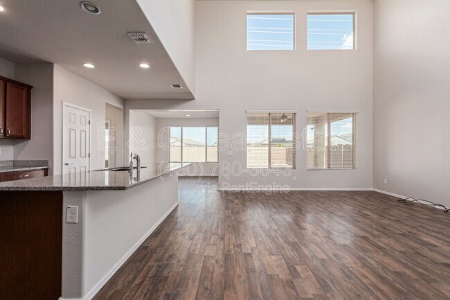 Building Photo - 1130 W Danish Red Trail