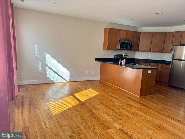 Foto del edificio - 101 S Commerce St