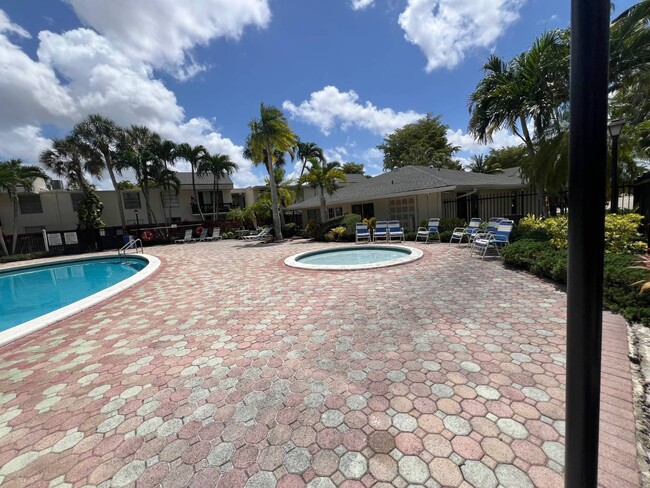 Foto del edificio - 8307 SW 142nd Ave