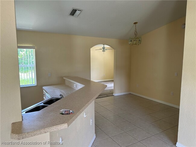 Building Photo - 4519 Starfish Ave