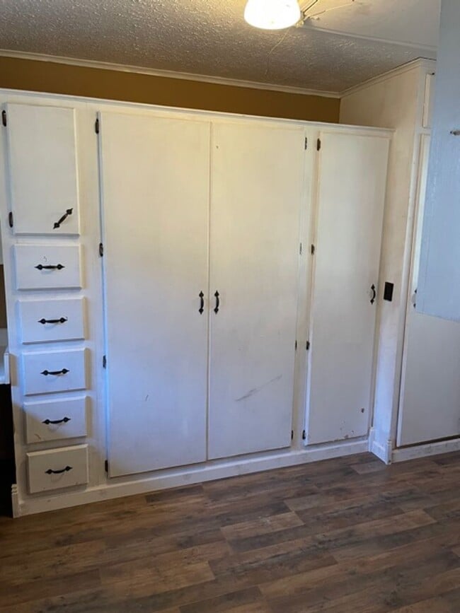 Building Photo - Renovated 3 Bedroom 2 Bath Home for Rent!