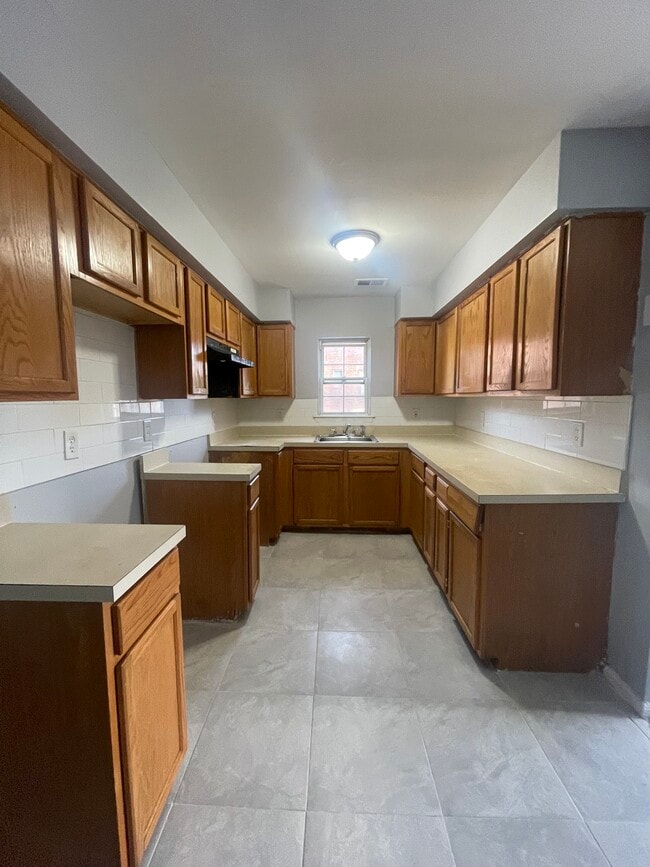 Building Photo - 97 Brookdale Ave