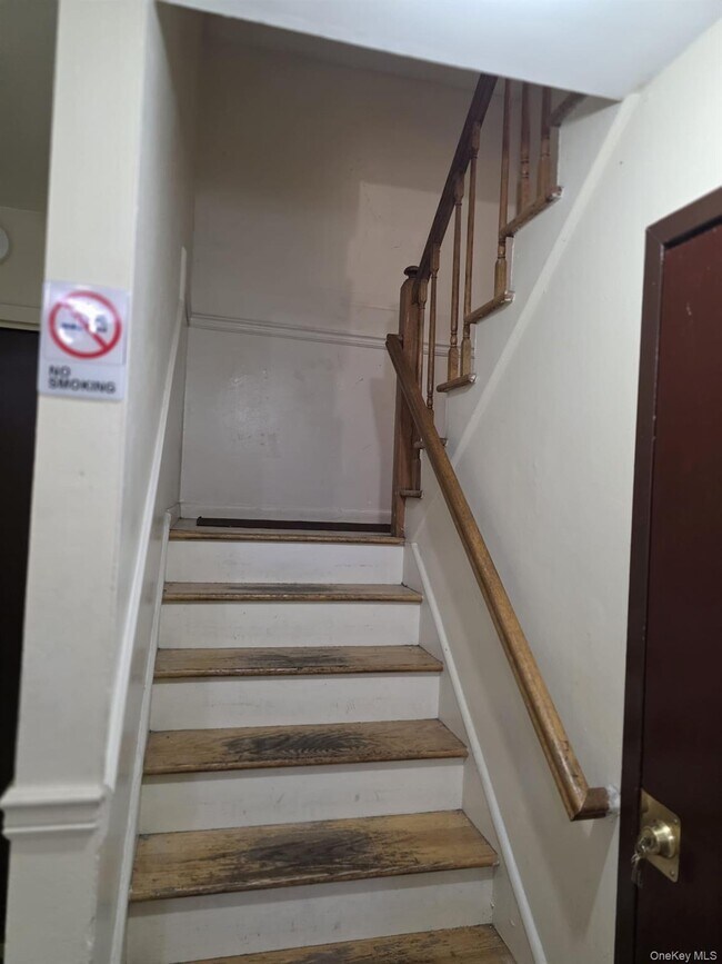 Foto del edificio - 2831 Roebling Ave