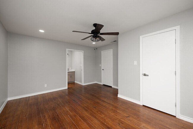 Foto del edificio - 595 S Mccullough St