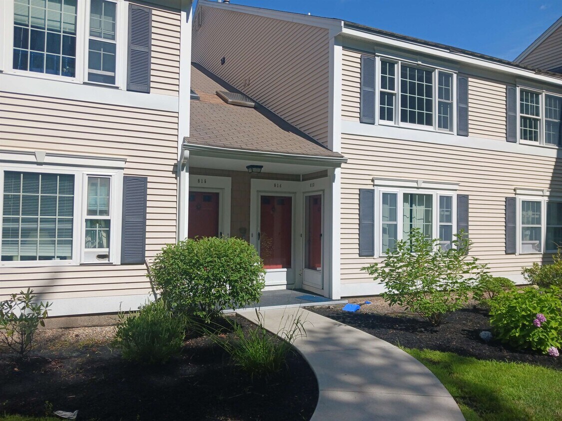 Foto del edificio - 814 Springbrook Cir