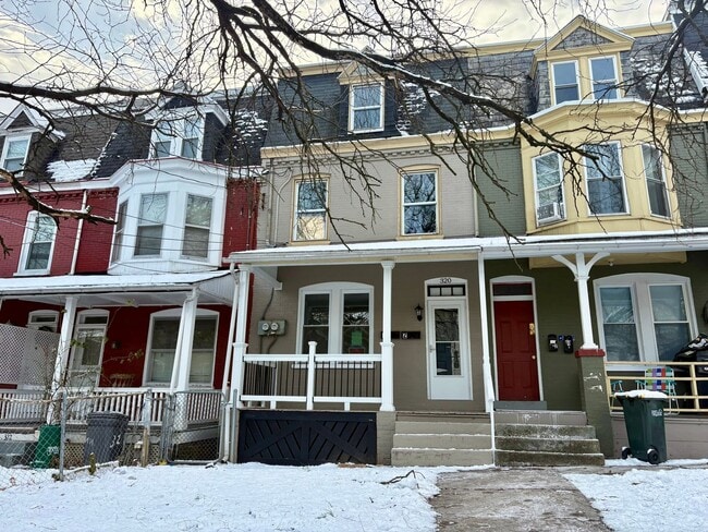 Foto del edificio - 320 S Ann St