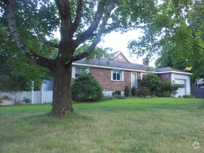 14 Lyman Rd