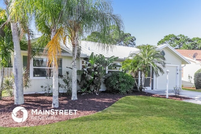 Building Photo - 6846 SE Raintree Ave