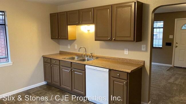 Foto del edificio - 3645-3647 Hudson St