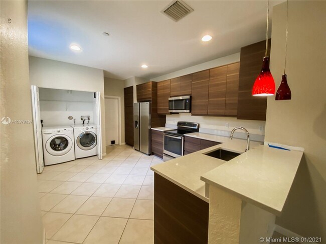 Building Photo - 4272  Vineyard Cir 4272 Weston Fl 33332