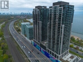 Building Photo - 1926-1926 Lake Shore Blvd W