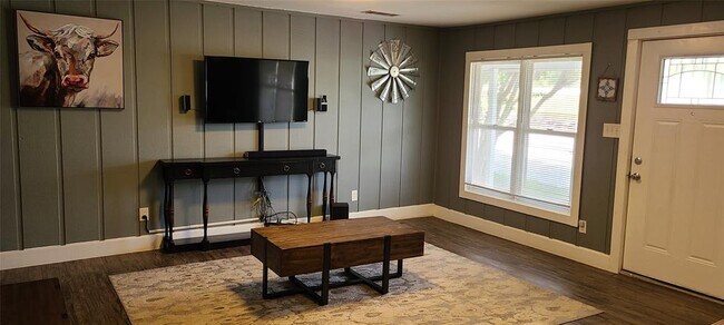 Building Photo - 5251 US-290