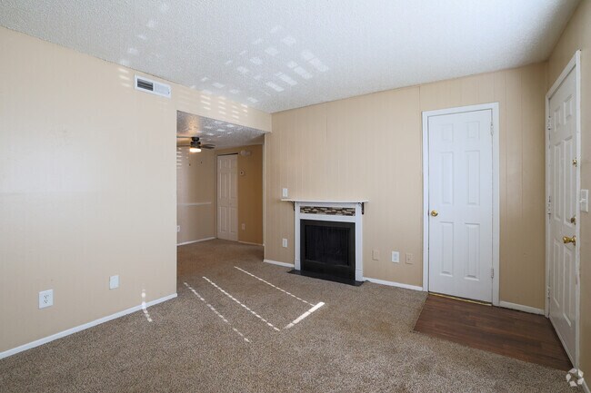 1HAB, 1BA - 600 ft² - Hearth Hollow