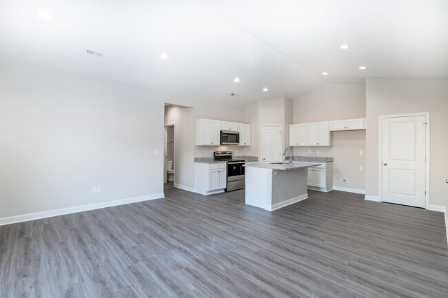 Building Photo - 1748 Rover ct