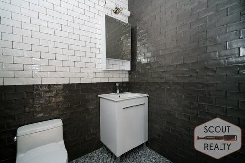Foto del edificio - 58-25 Myrtle Ave