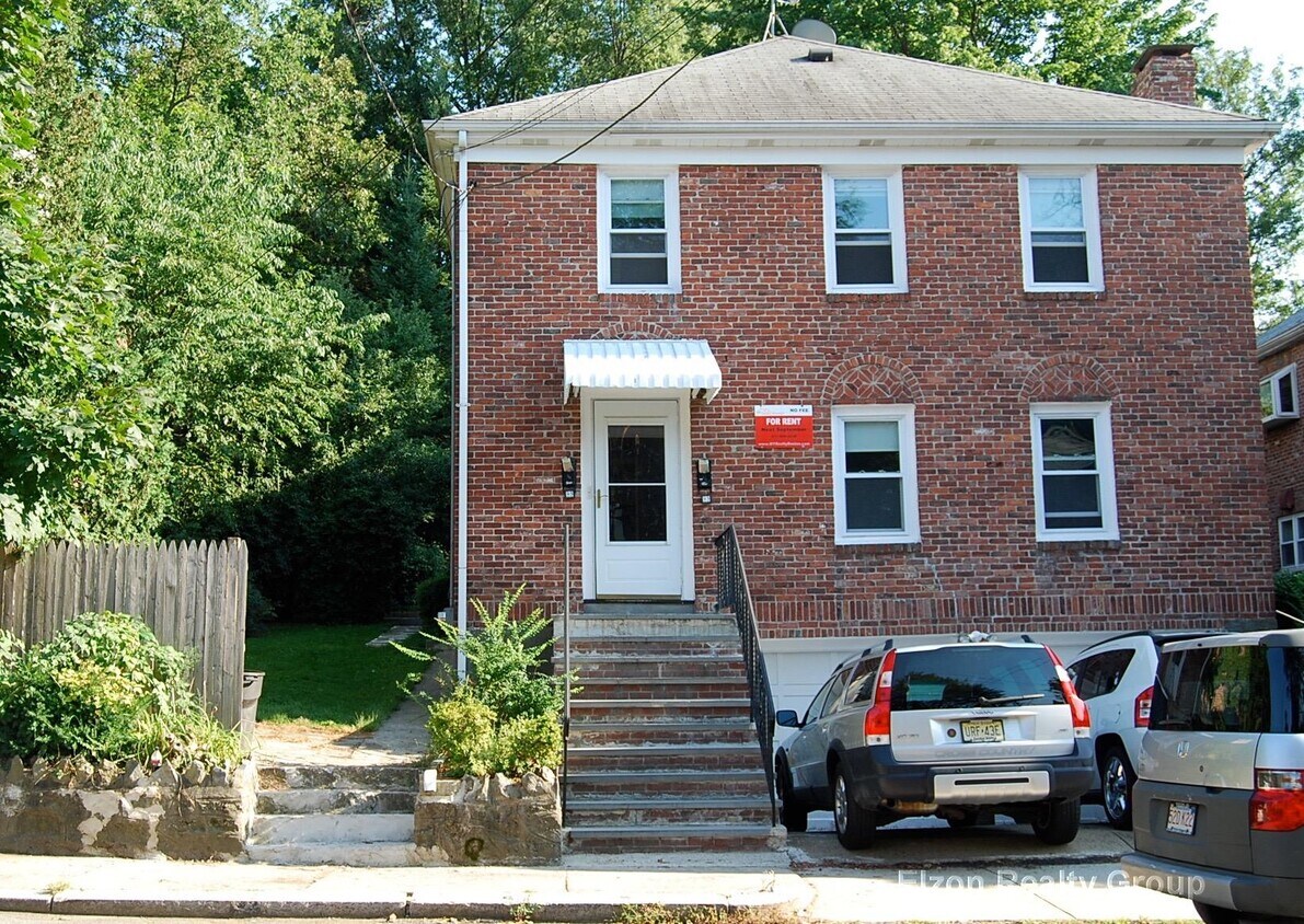Primary Photo - 95 Undine Rd