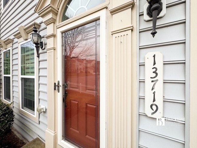 Foto del edificio - 13719 Port Commerce Ct