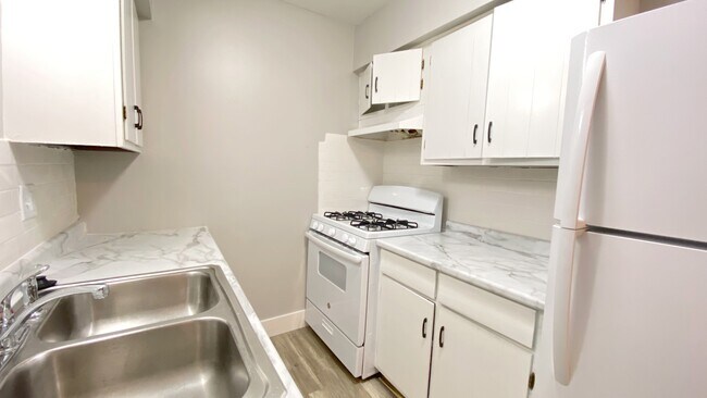 Cocina 2x1 - Timbercrest Apartments