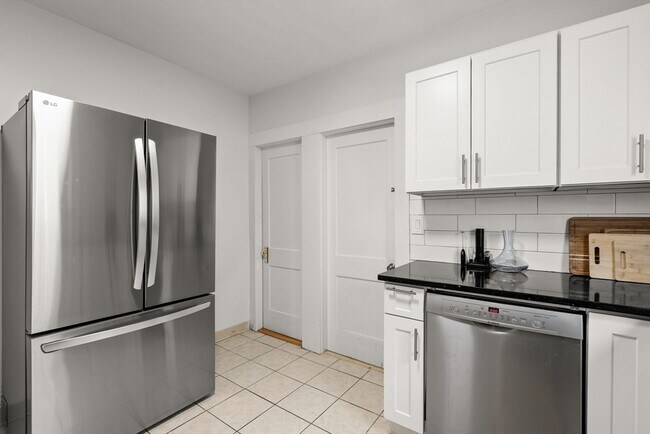 Foto del edificio - 102 Montclair Ave