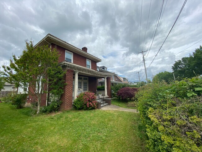 Foto del edificio - 461 Carlisle Ave