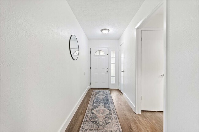 Foto del edificio - 22419 Deville Dr